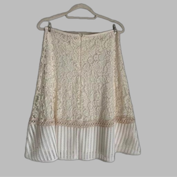 Forever 21 lace overlay lined a-line skirt size L - Picture 3 of 17